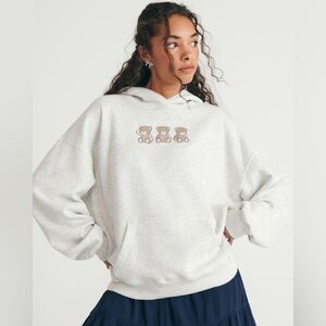 Hollister Women’s Oversized Light Heather Gray Teddy Bear Size Medium